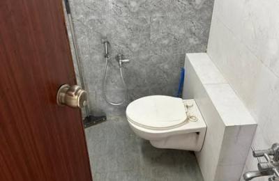 🏢 2BHK Semi-Furnished Flat for Rent