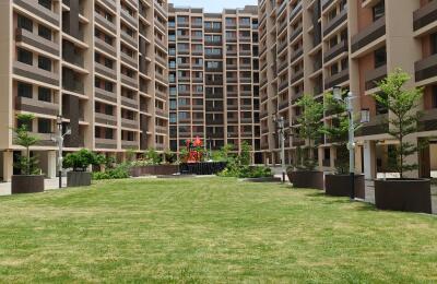 3 bhk flat available on rent