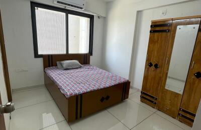 3 bhk flat available on rent