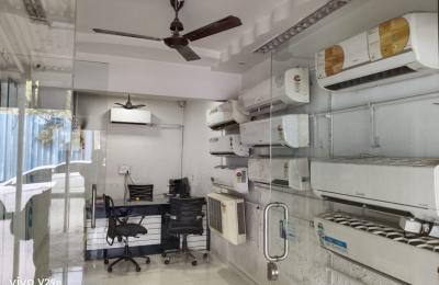 🏢 Ground Floor Shop Available for Sale – Urgent Sale