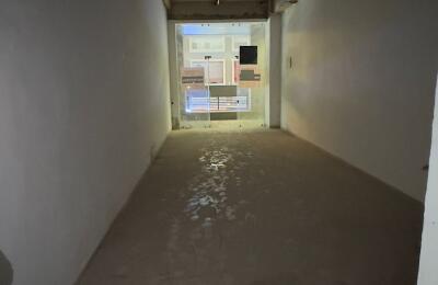 🏢 Semi-Furnished Office