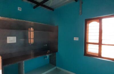 🏠 1 Room Rowhouse for Rent