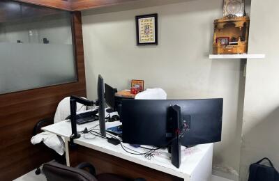 🏢 Furnished Office Space