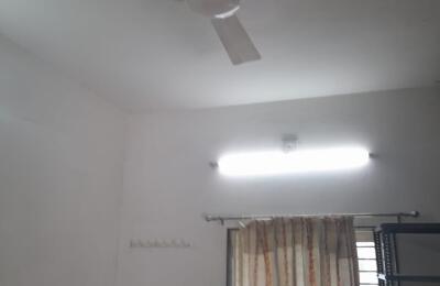 🏠 Semi-Furnished 1 Room Tenement for Rent