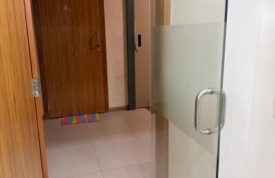 🏢 Semi-Furnished Office for Rent