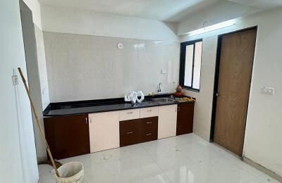 🏠 6BHK High-Rise Apartment for Sale