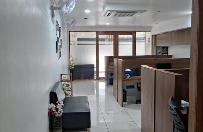 🏢 Fully Furnished Office Space for Rent