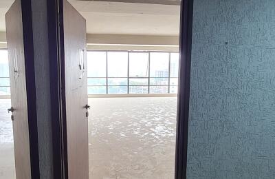 🏢 Unfurnished Office Space for Rent