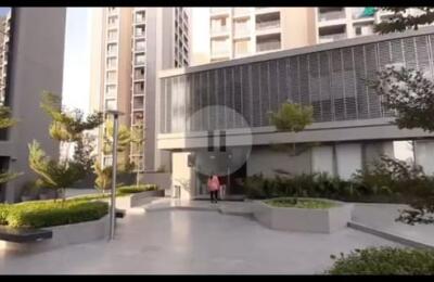 🏢 Unfurnished Office Space for Rent