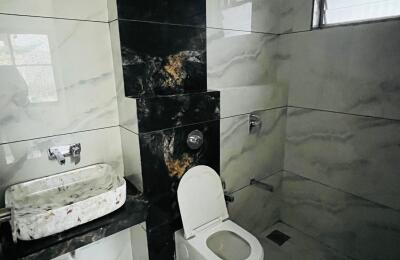 🏠 2BHK High Rise Apartment – For Rent