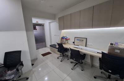 🏢 Furnished Office for Rent