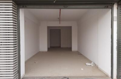 🏬 Road-Facing Showroom for Rent – Gota, Ahmedabad