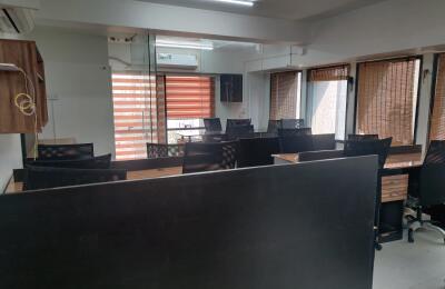 🏢 Fully Furnished Office for Rent