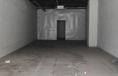 🏬 Showroom – For Rent