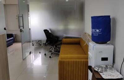 🏢 Office – For Rent