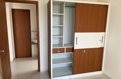 🏢 3BHK Semi-Furnished High-Rise Apartment for Rent