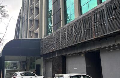 🏢 Unfurnished Office Space for Rent