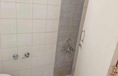 🏢 2BHK Low-Rise Furnished Apartment for Resale