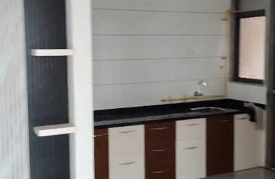 🏠 3BHK High-Rise Semi-Furnished Apartment for Rent