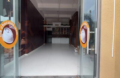 🏢 Showroom for Rent