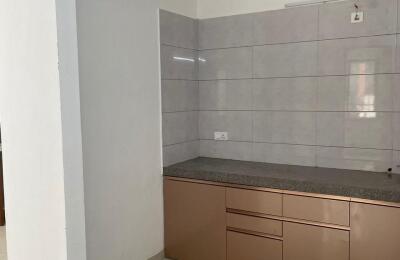 🏠 2BHK High-Rise Apartment for Rent