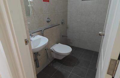 🏡 3BHK High Rise Apartment for Rent