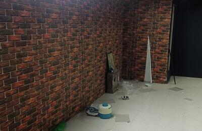 🏢 Showroom for Rent