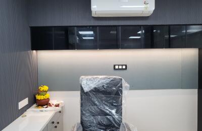 🏢 Furnished Office for Rent